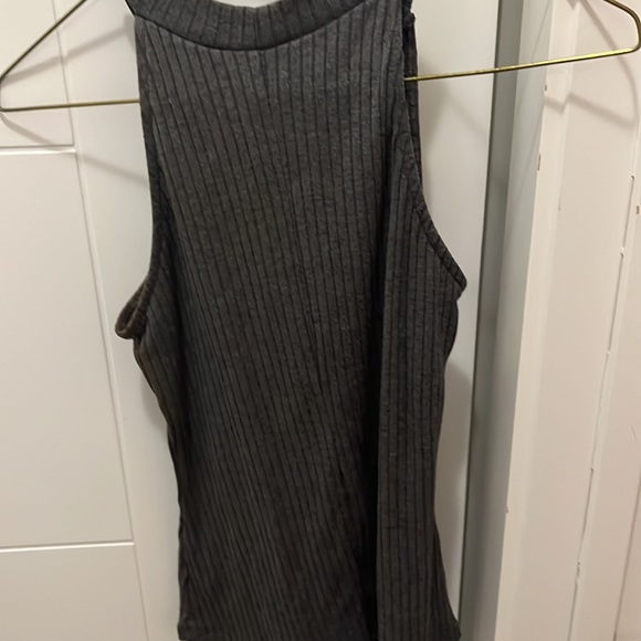 Sexy sleeveless top - Picture 3 of 3